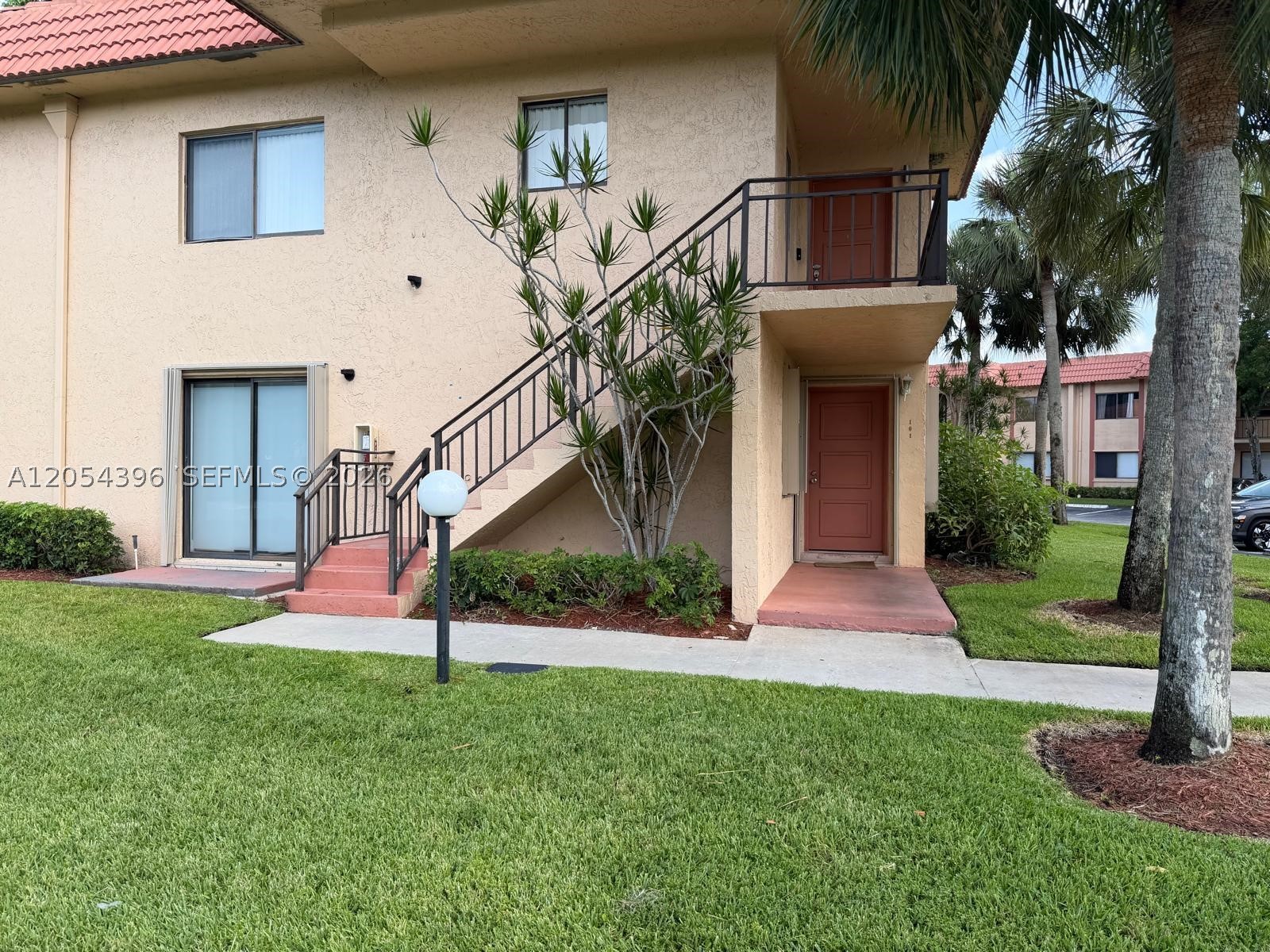 178 Lakeview Dr 101 — photo
