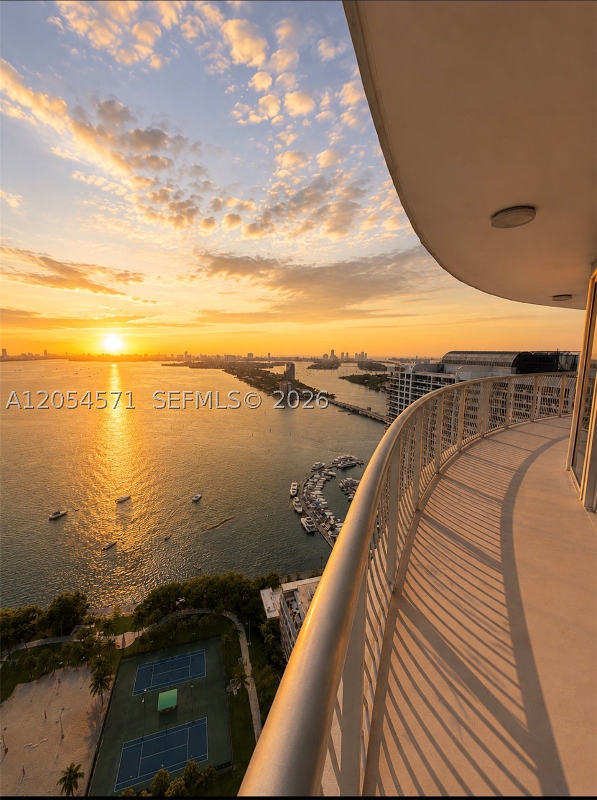 1750 N Bayshore Dr 4201 — photo