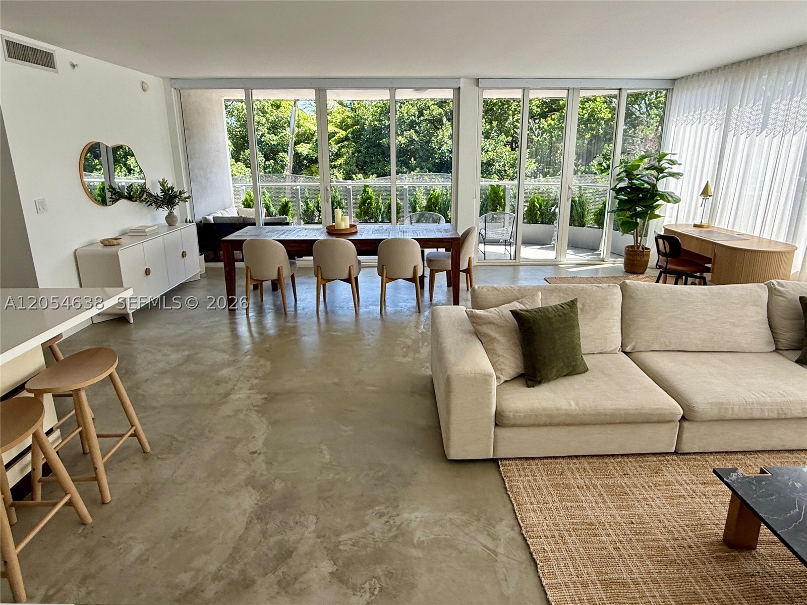 2155 Washington Ct 210 — photo