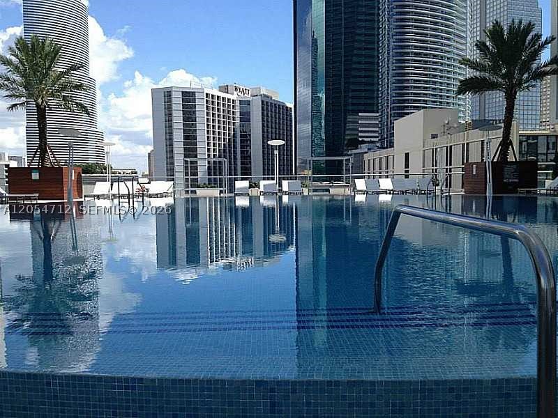 500 Brickell Ave 2303 — photo