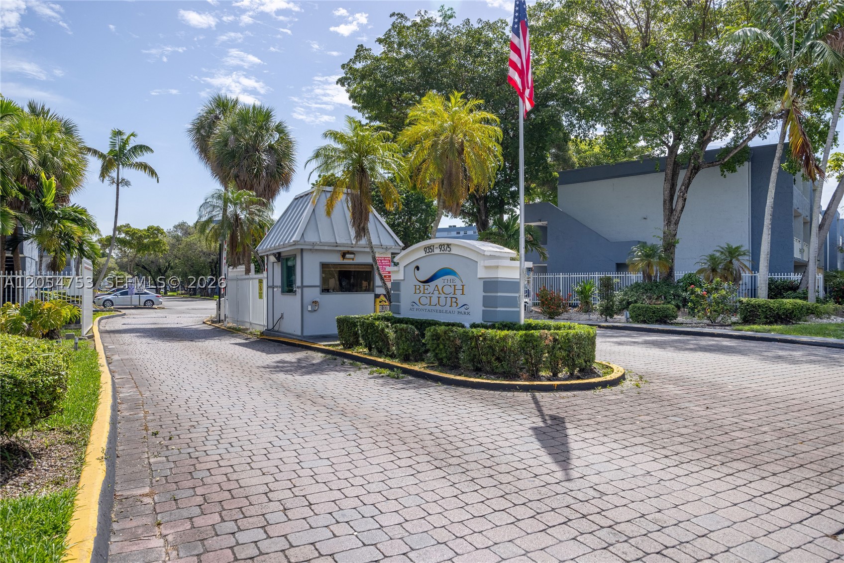 9365 Fontainebleau Blvd E205 — photo