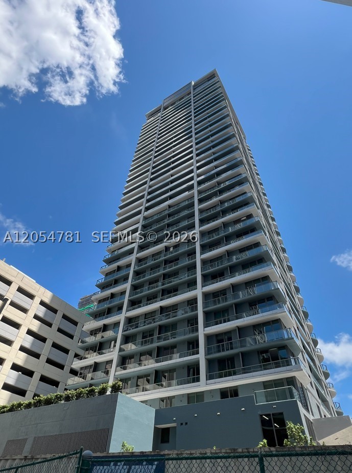 121 NE 5th St 3710 — photo