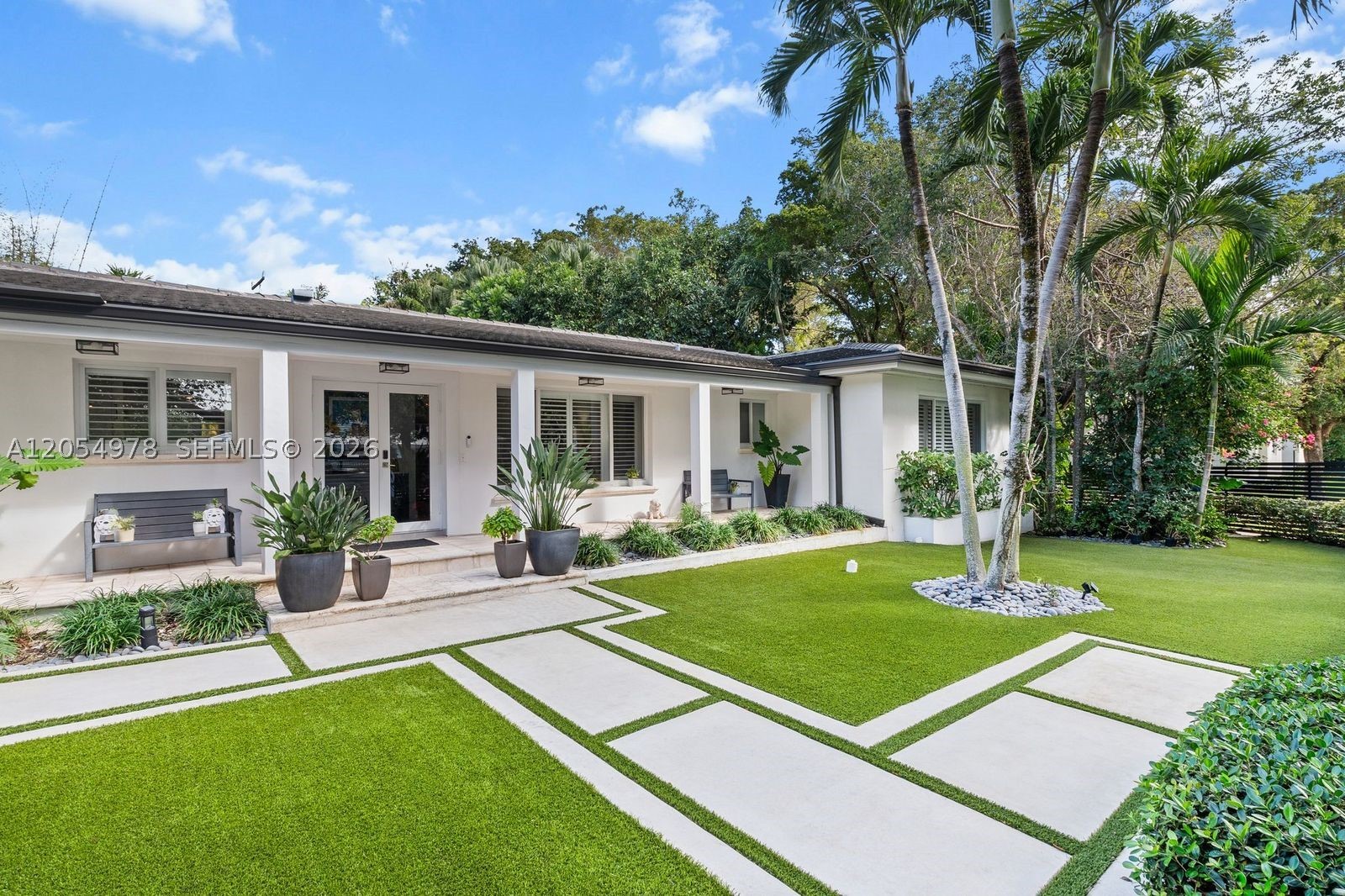 6511 Riviera Dr — photo