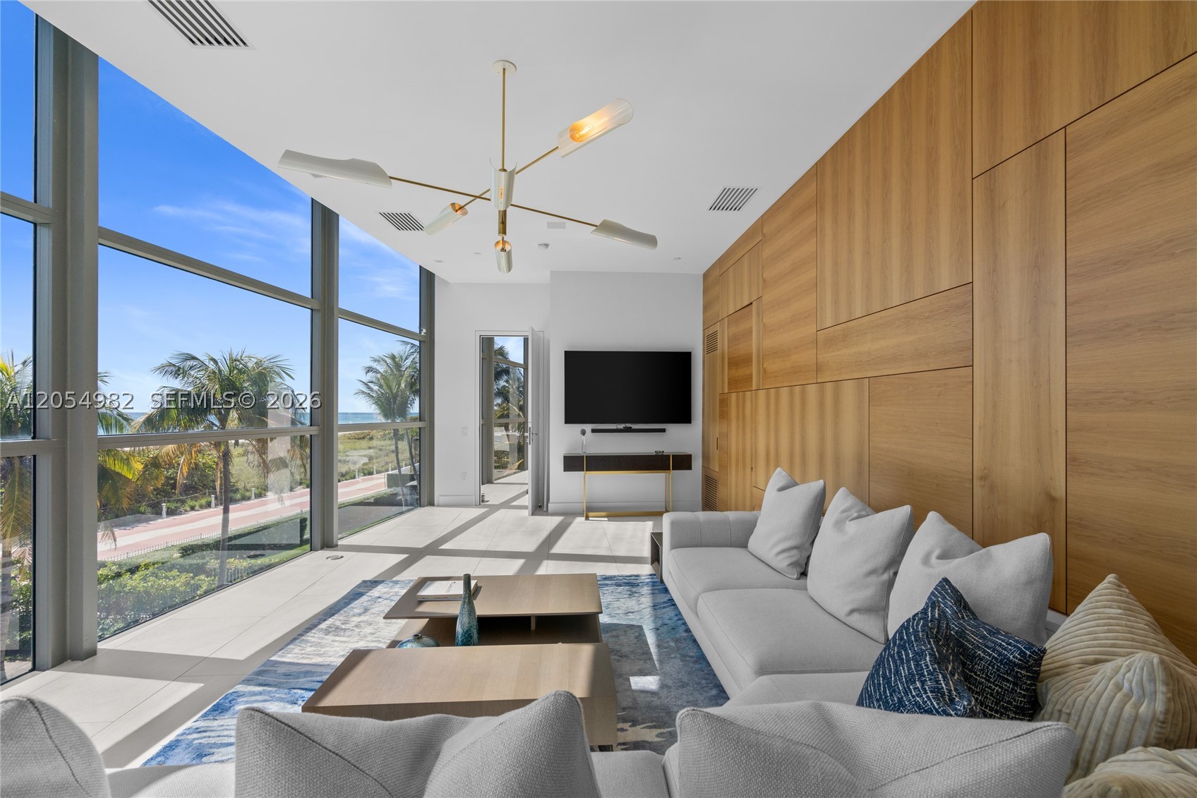 5875 Collins Ave 401 — photo