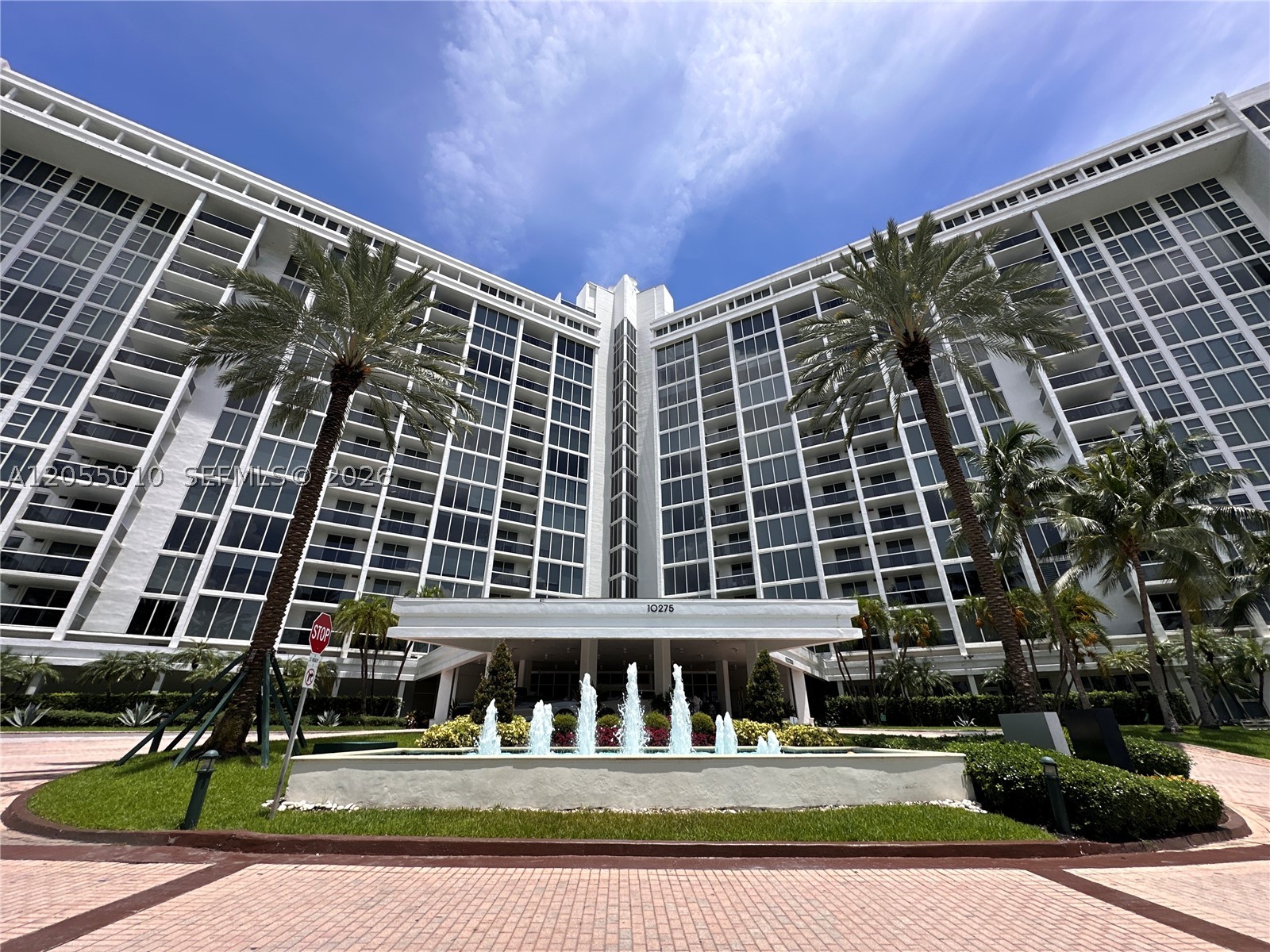 10275 Collins Ave 112 — photo