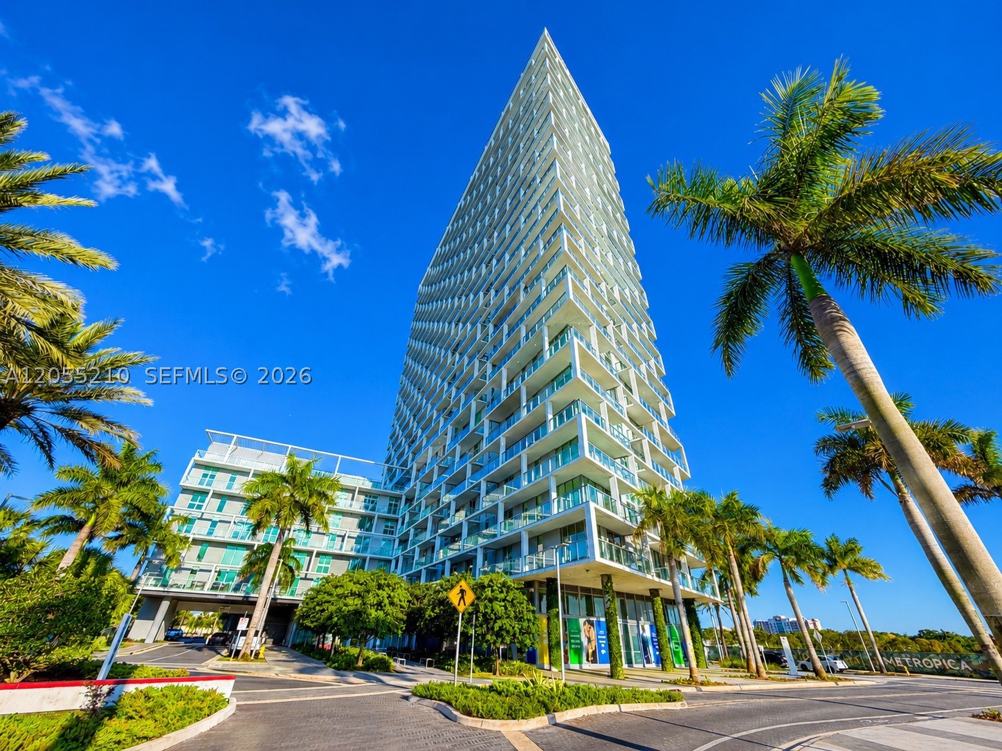 2000 Metropica Way 2208 — photo