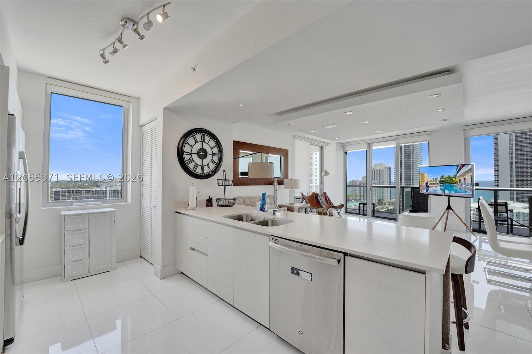 2600 E Hallandale Beach Blvd T1902 — photo