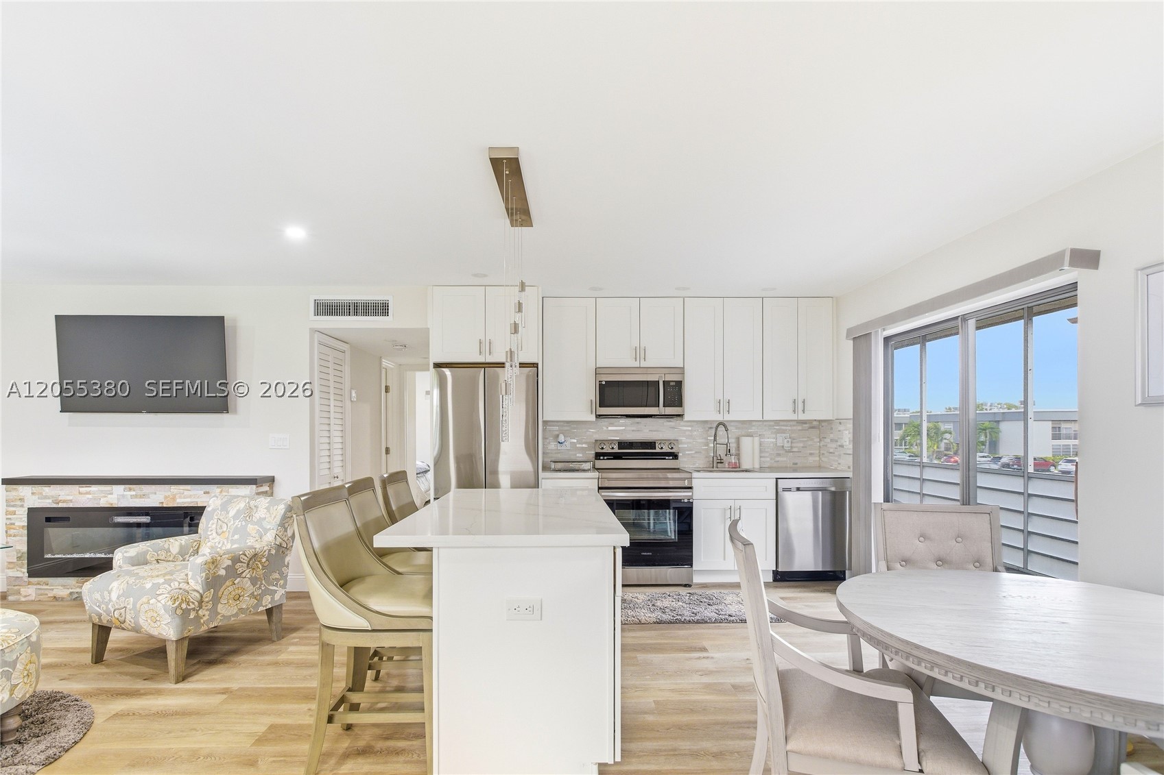 126 Piedmont C 126 — photo