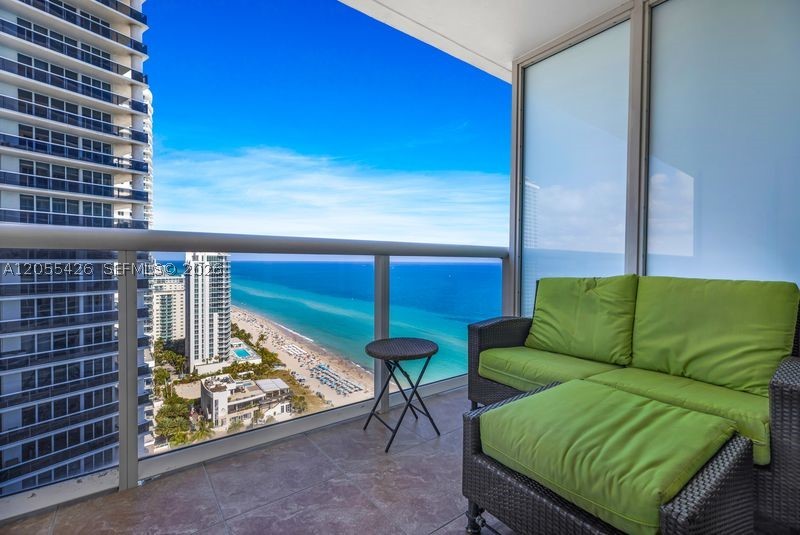 1830 S Ocean Dr 2609 — photo