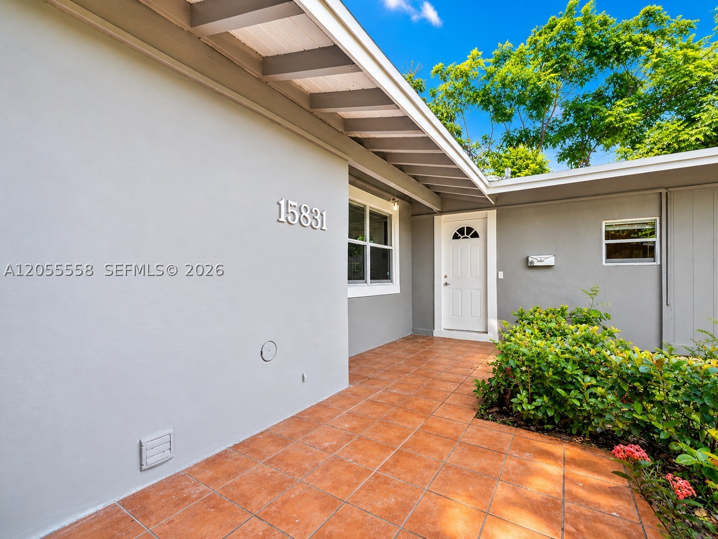 15831 Palmetto Club Dr — photo
