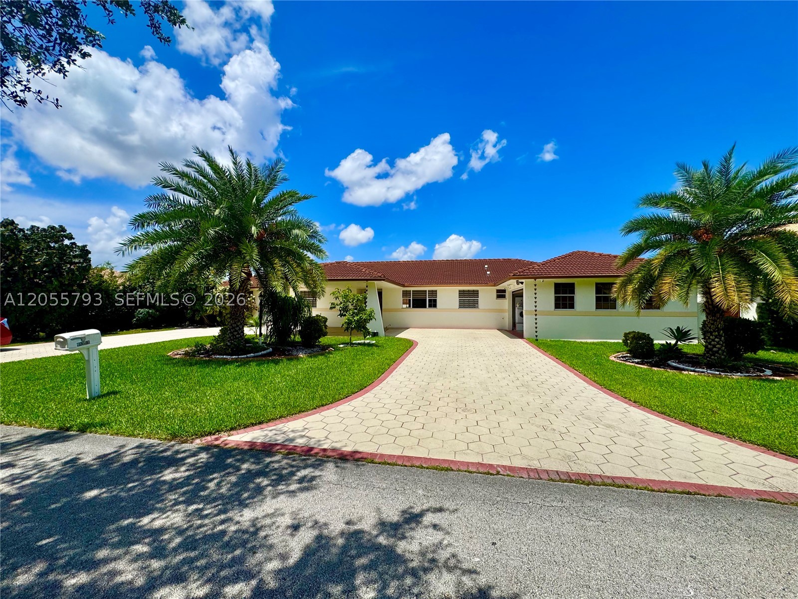 18701 Wentworth Dr — photo