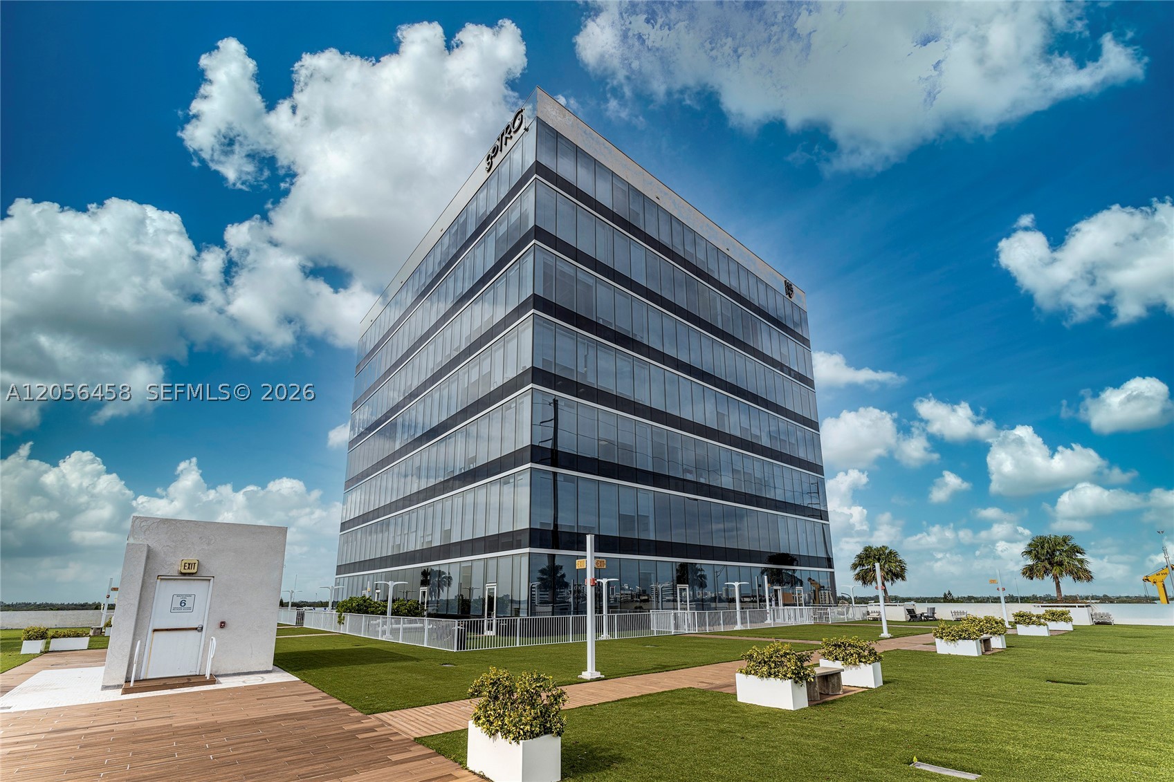 20200 W Dixie Hwy 903 — photo