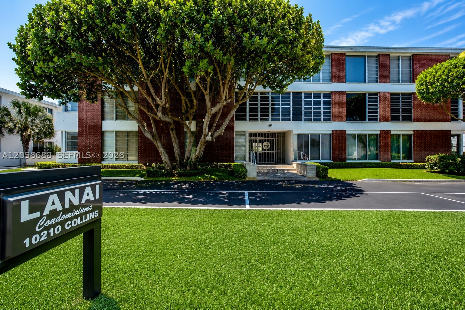 10210 Collins Ave 303 — photo