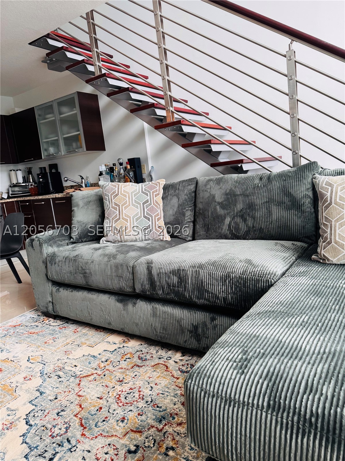 41 SE 5th 2204 — photo