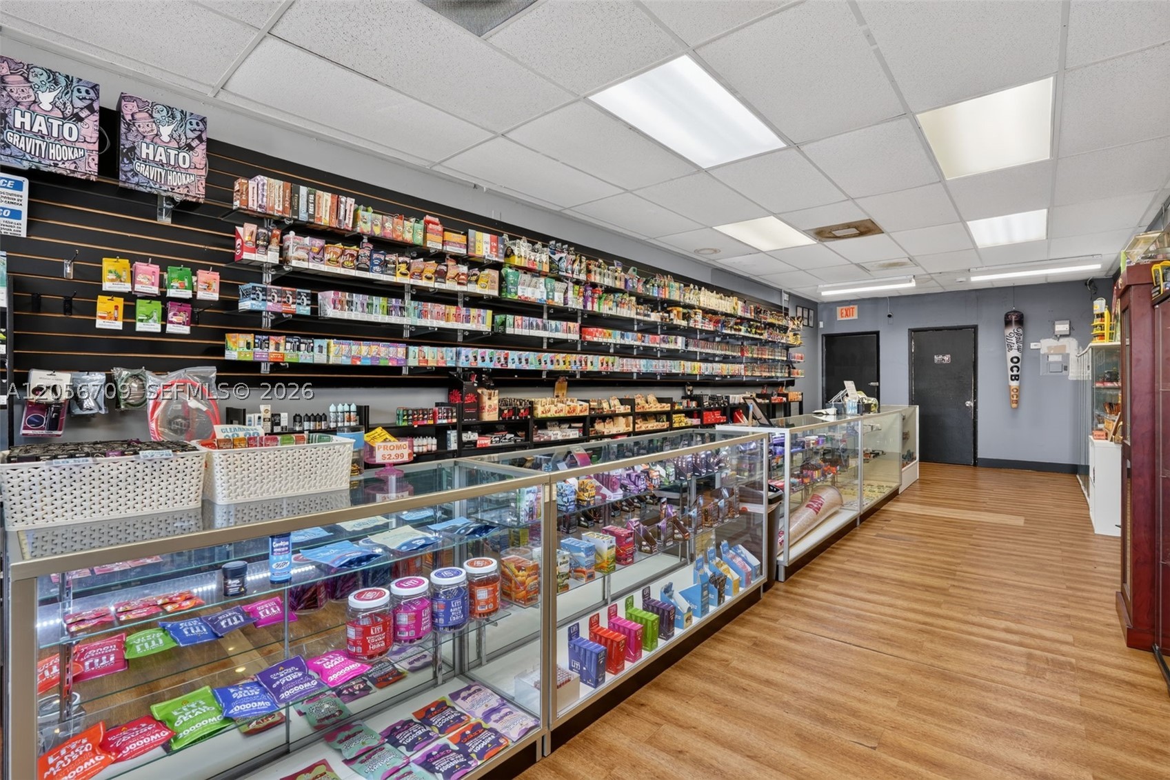Smoke Shop for Sale in Coral Gables — photo