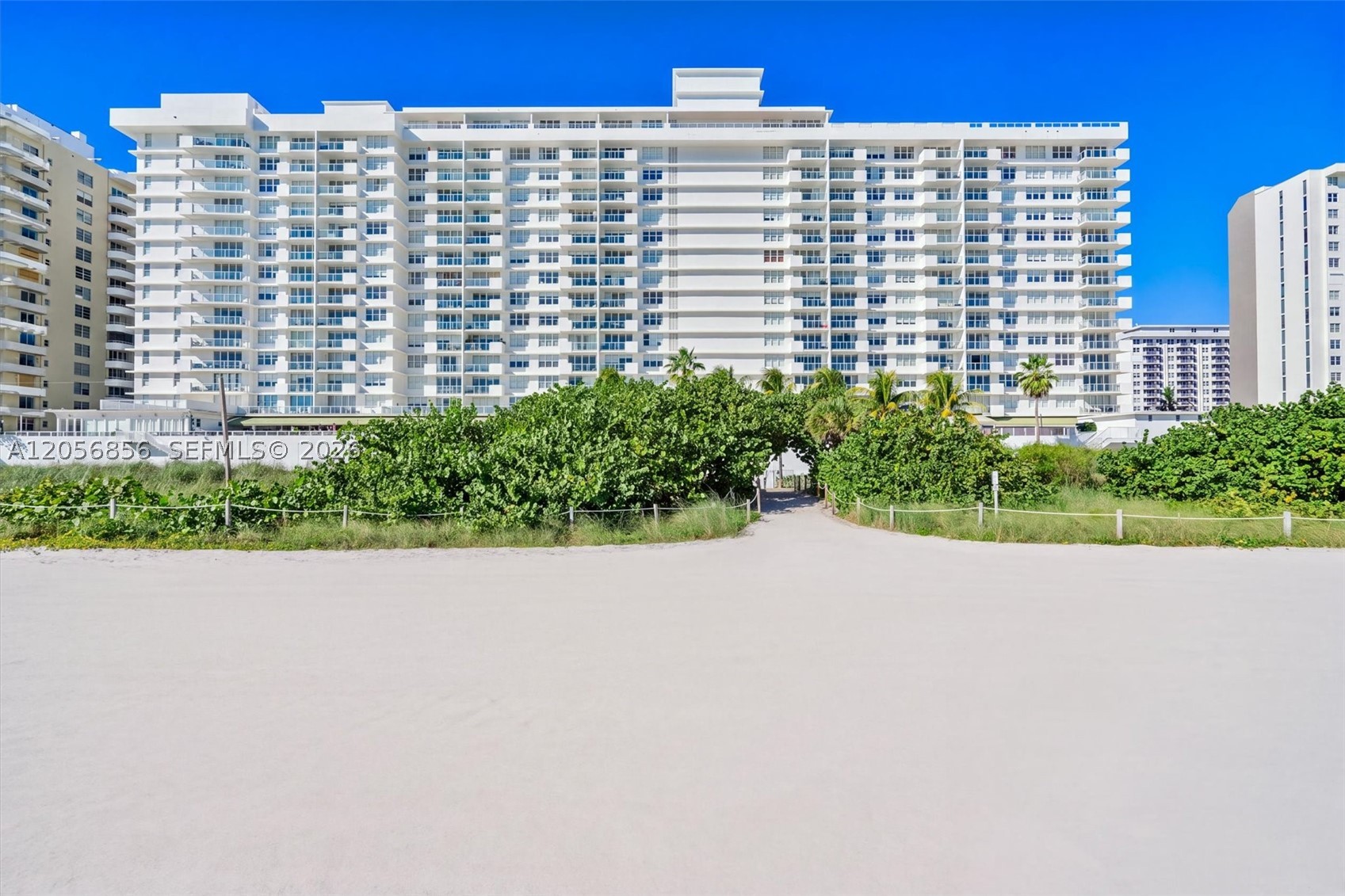 5601 Collins Ave 1723 — photo