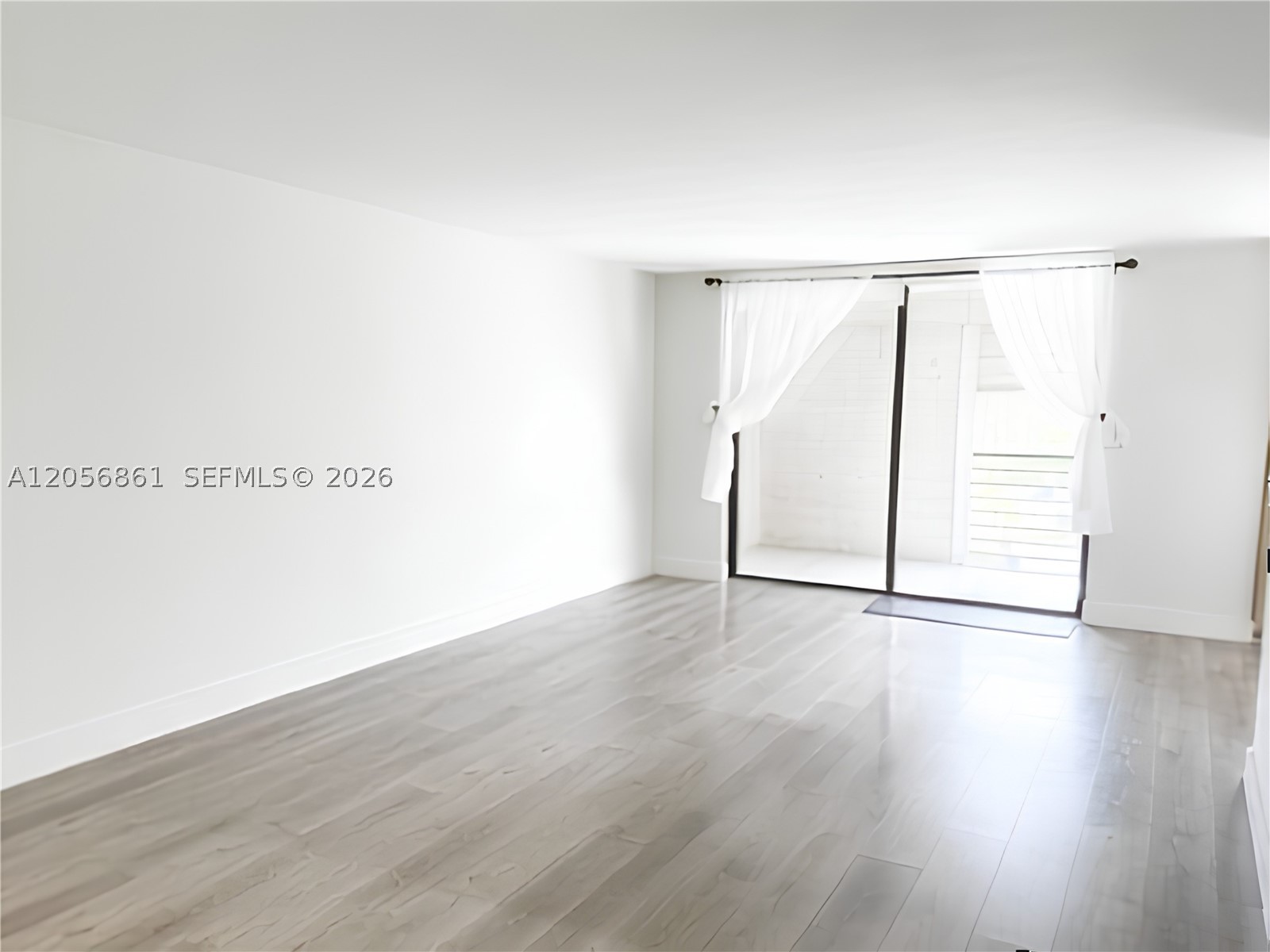 1000 Colony Point Cir 308 — photo