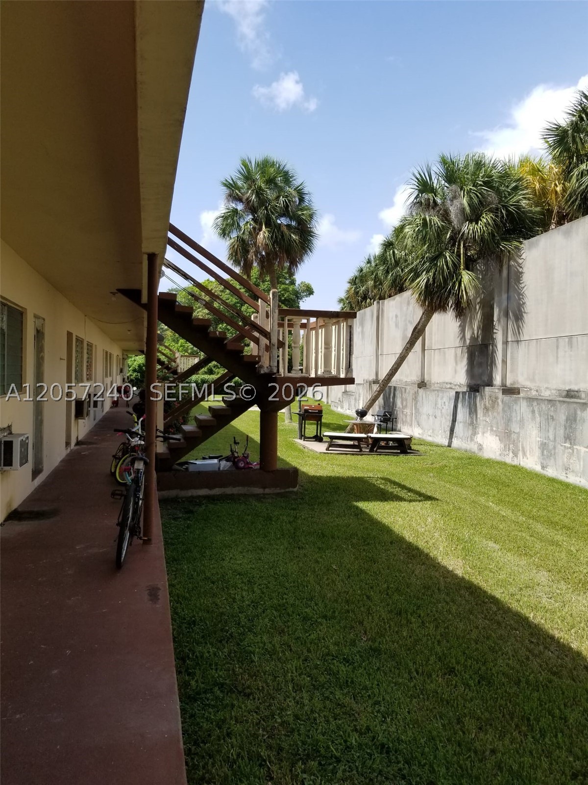 280 SW 11th Ave 18 — photo