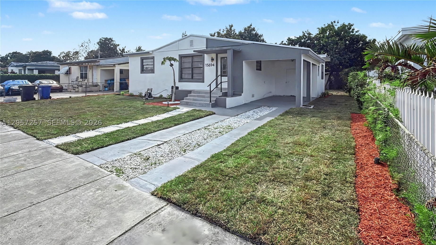 15694 NE 10th Ct — photo