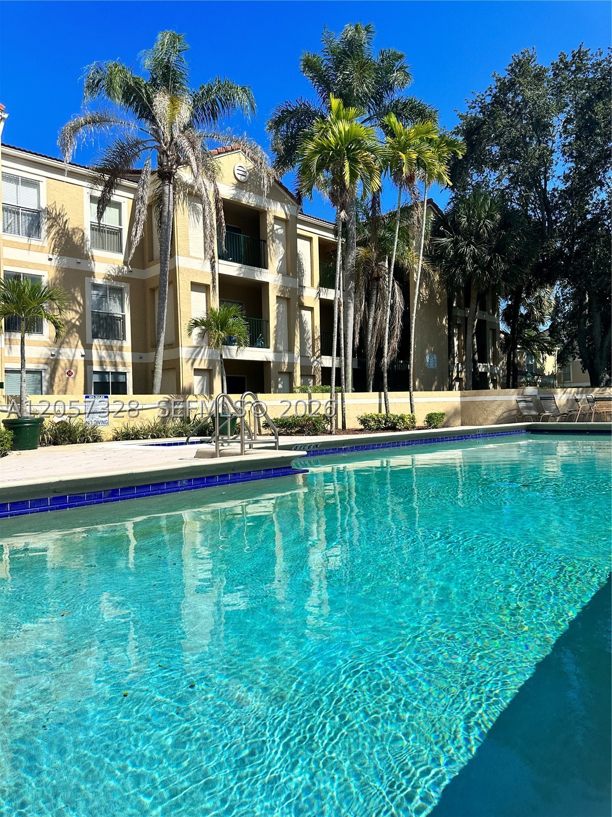 833 Riverside Dr 831 — photo