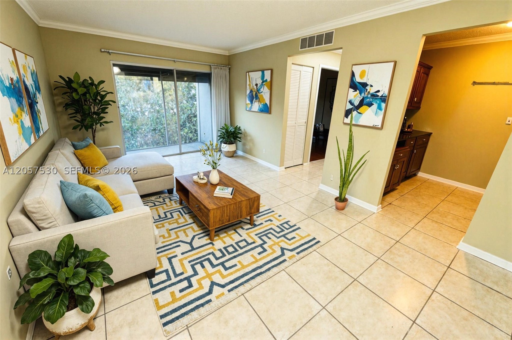 1141 Lake Victoria Dr E — photo