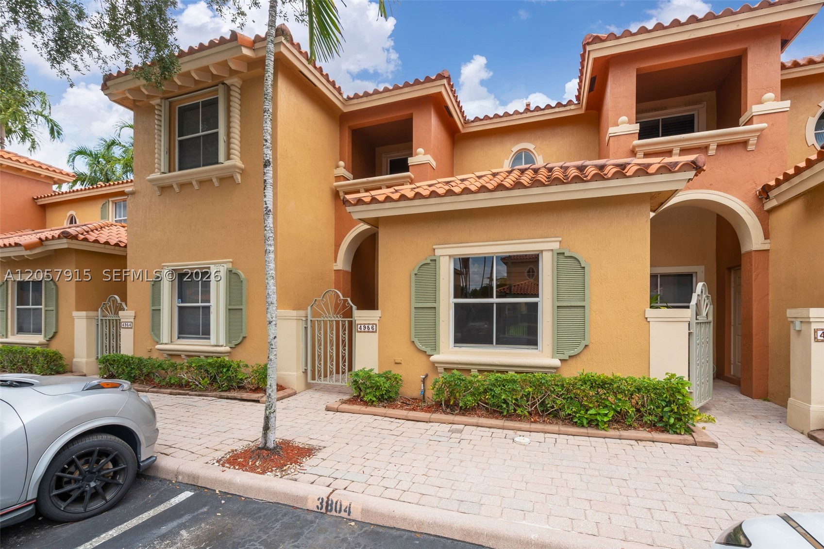 4956 Leeward Ln 3804 — photo