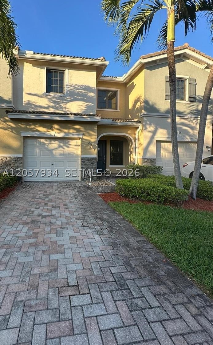 317 NE 194th Ln 317 — photo