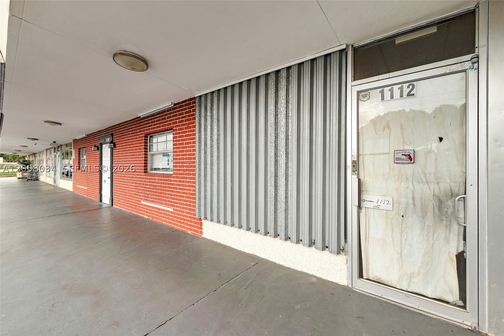 1112 N University Dr 1120 — photo