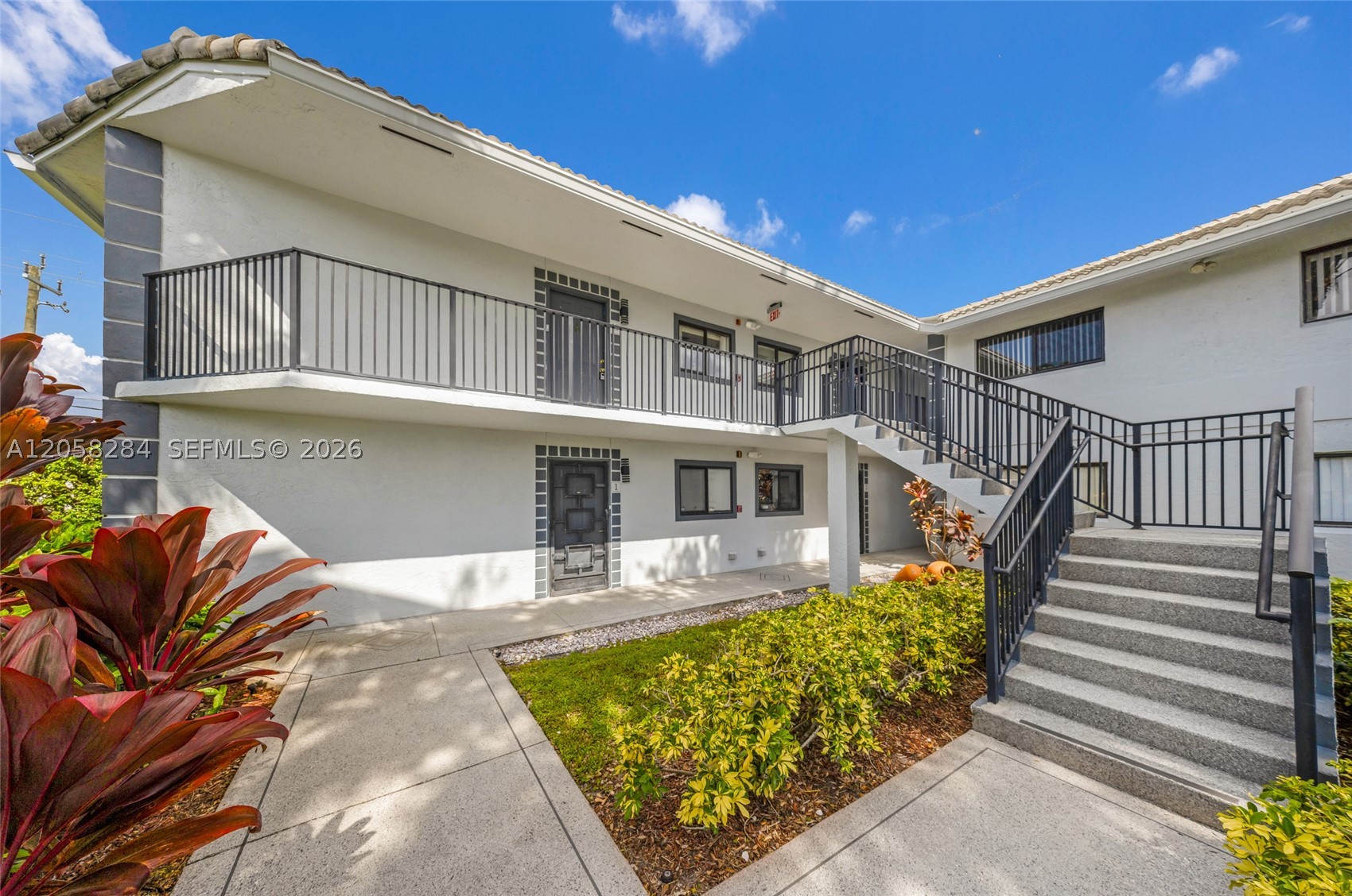 15011 Ashland Cir 19 — photo