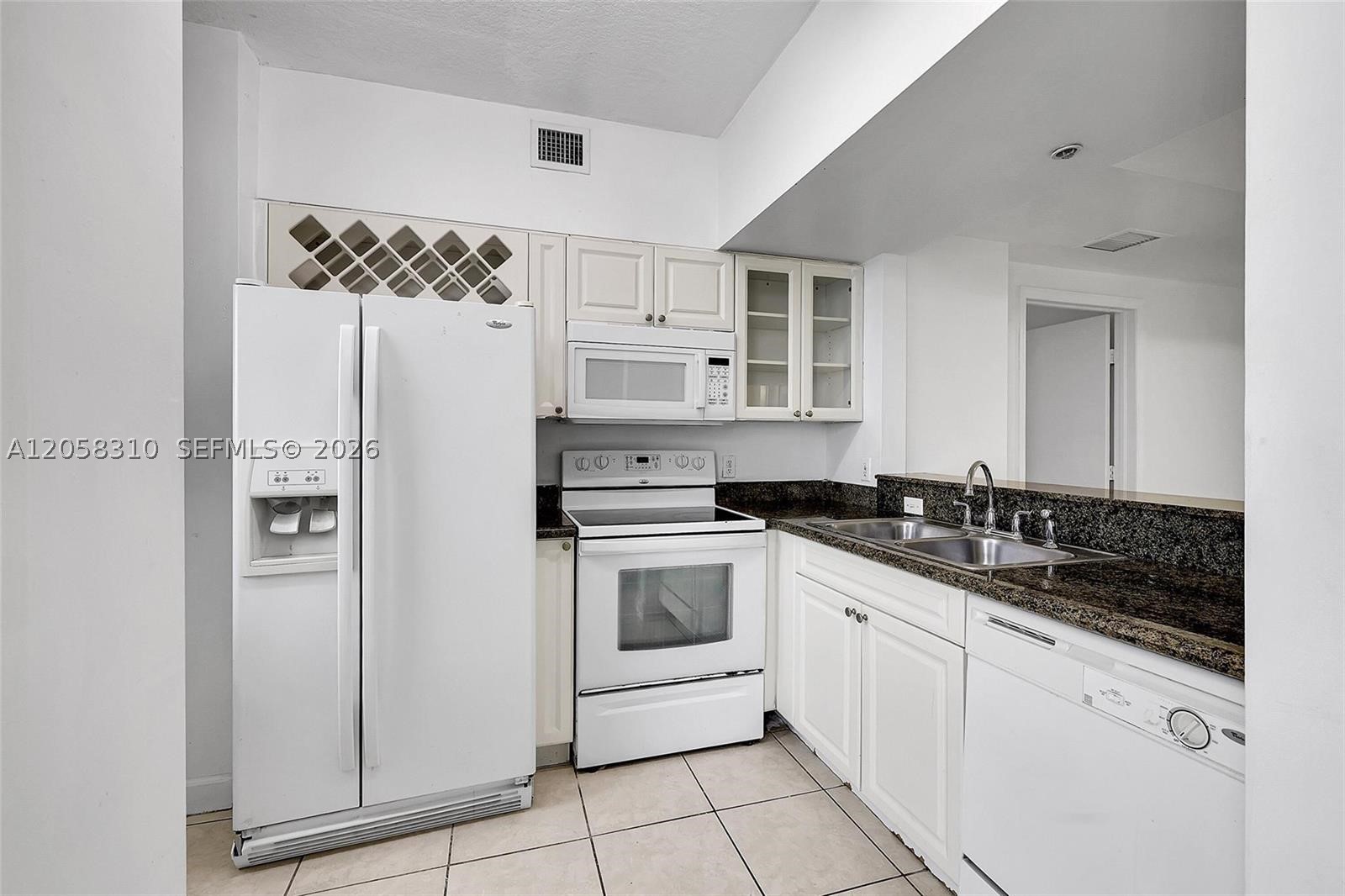 1 Glen Royal Pkwy 1010 — photo