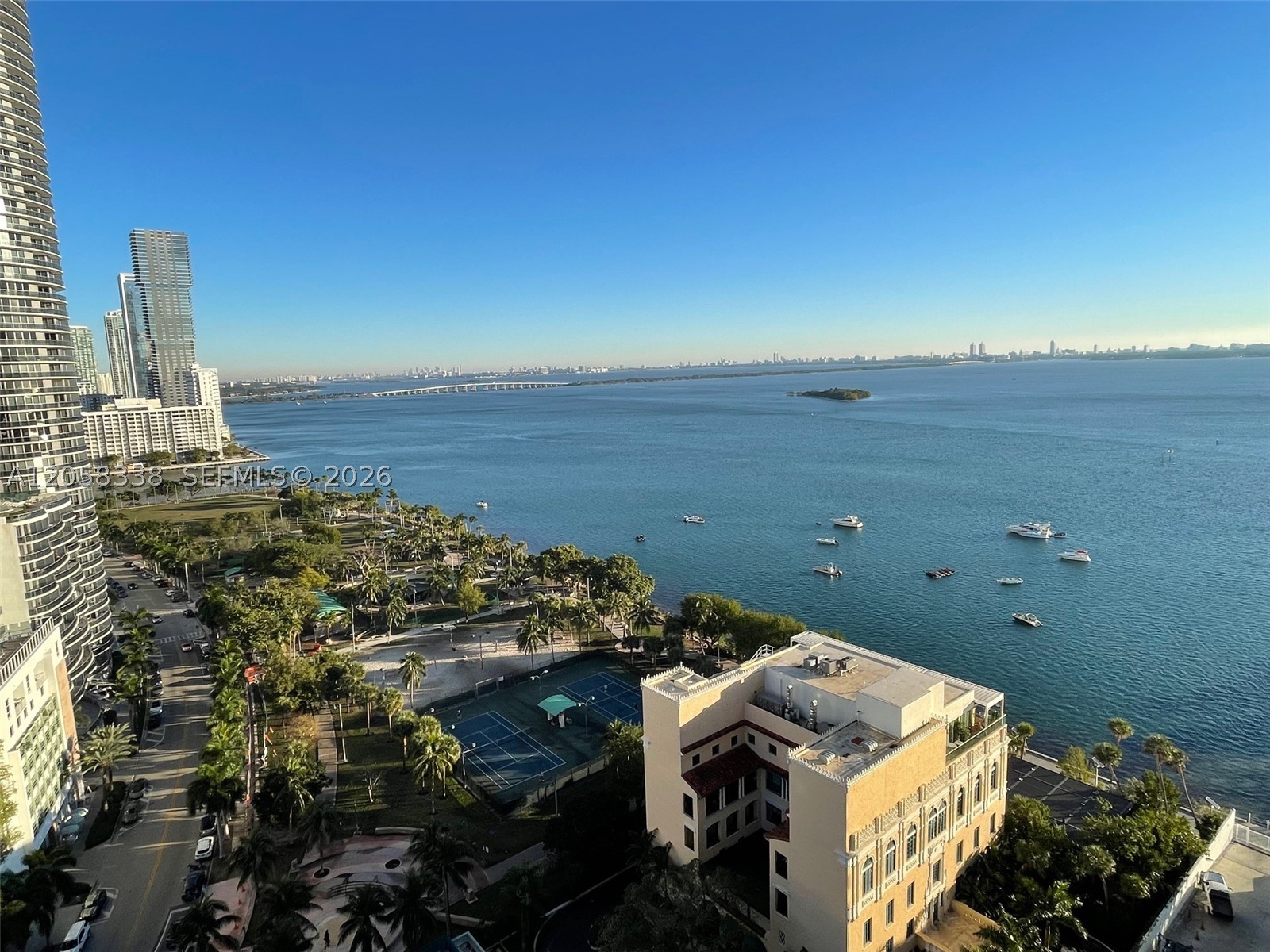 1717 N Bayshore Dr a-2548 — photo