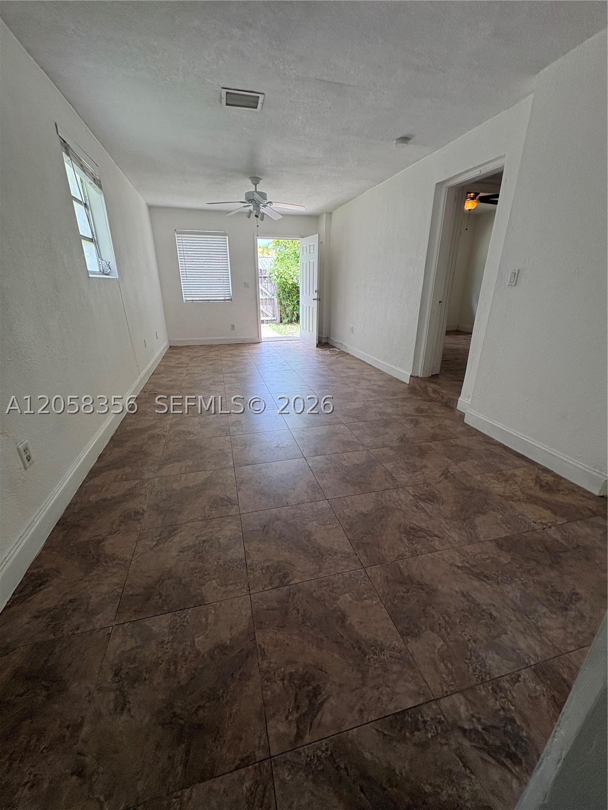 410 Pinecrest Dr 2 — photo