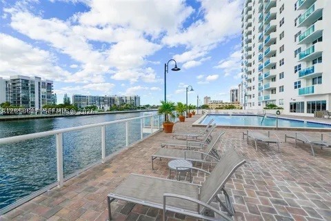 3000 S Ocean Dr 518 — photo