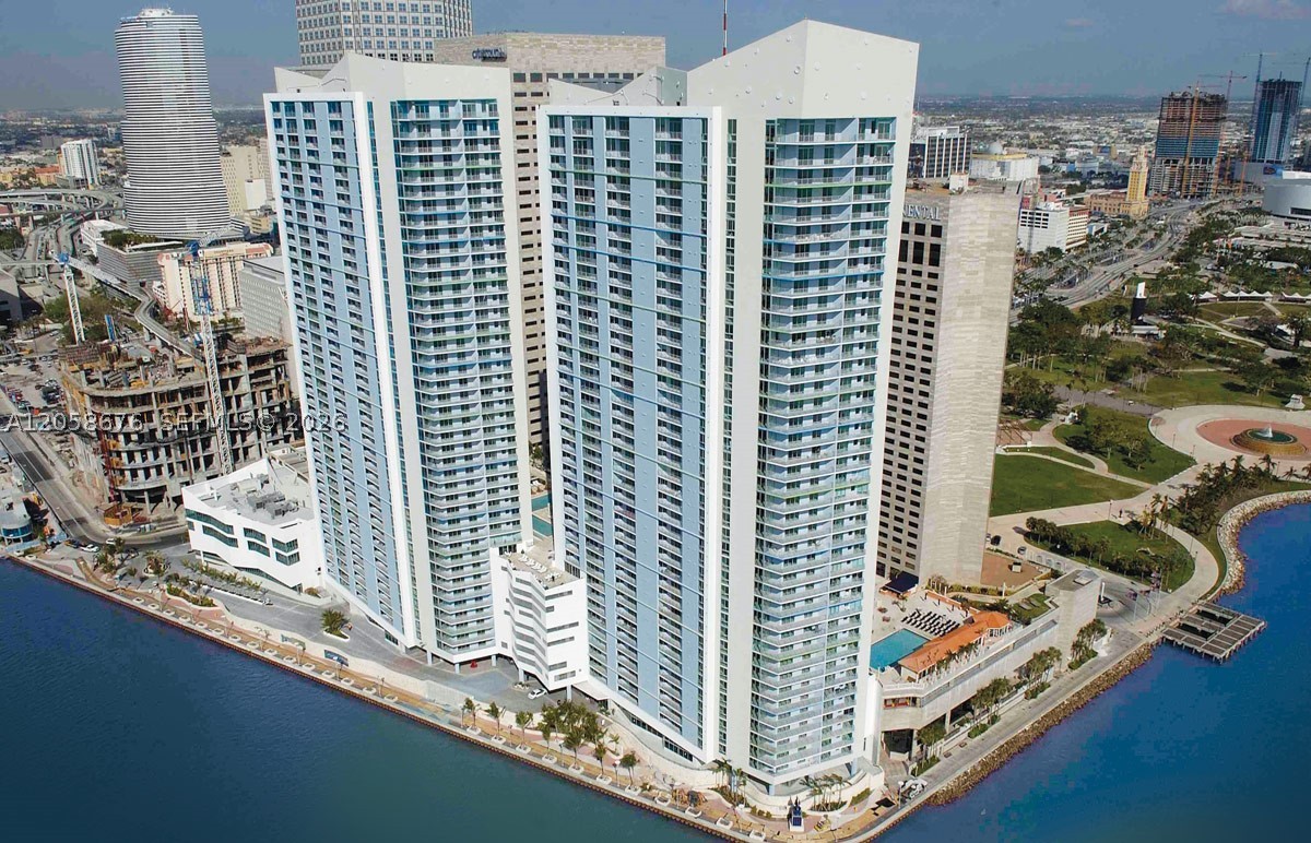 325 S Biscayne Blvd 3314 — photo
