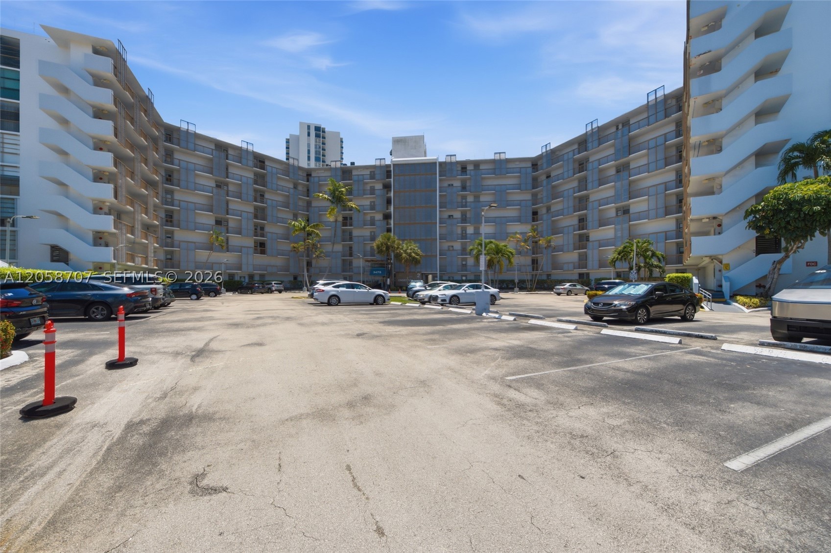 3401 N Country Club Dr 804 — photo
