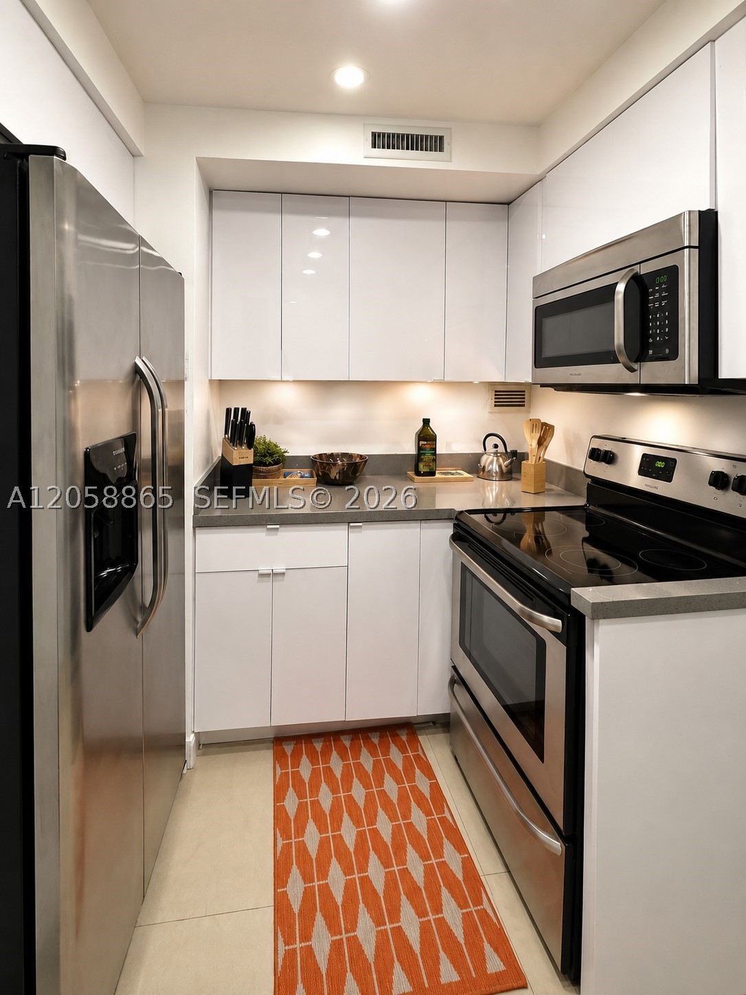 3505 S Ocean Dr 411 — photo