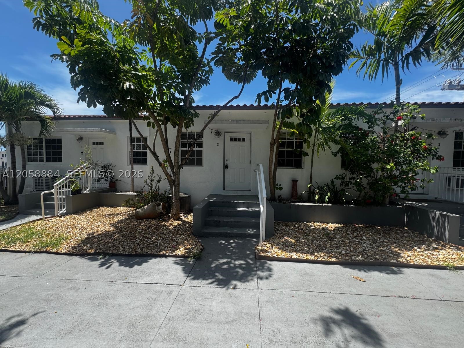 8335 Crespi Blvd 2 — photo