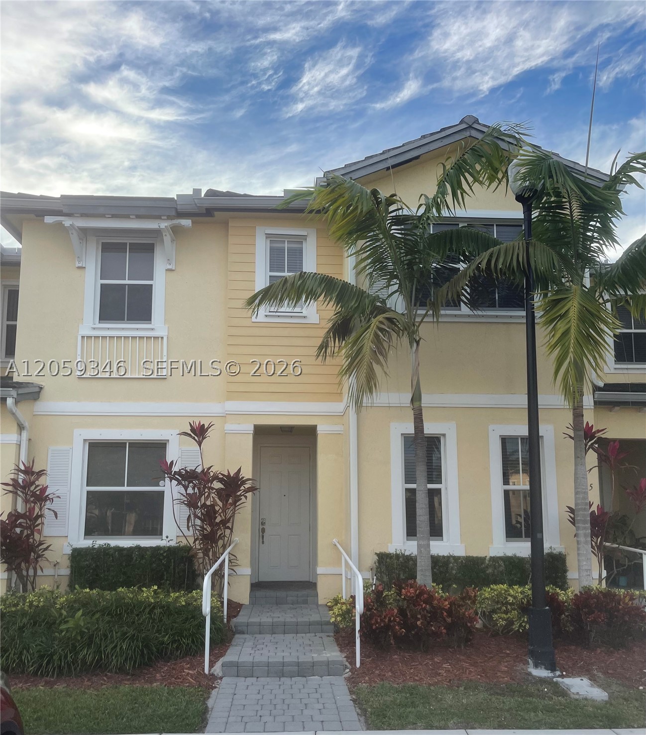 132 SE 28th Pl 4 — photo