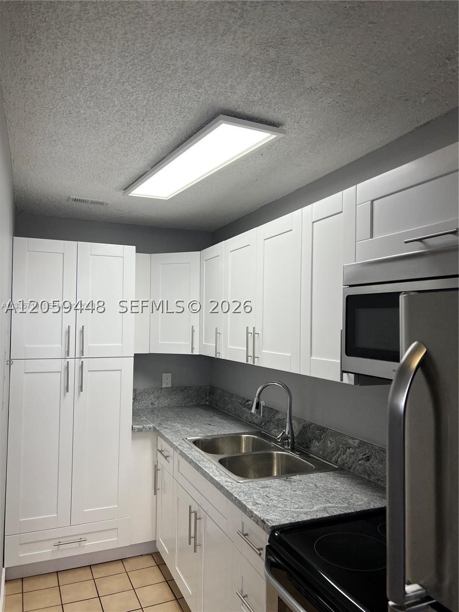 645 W 68th St 645 — photo