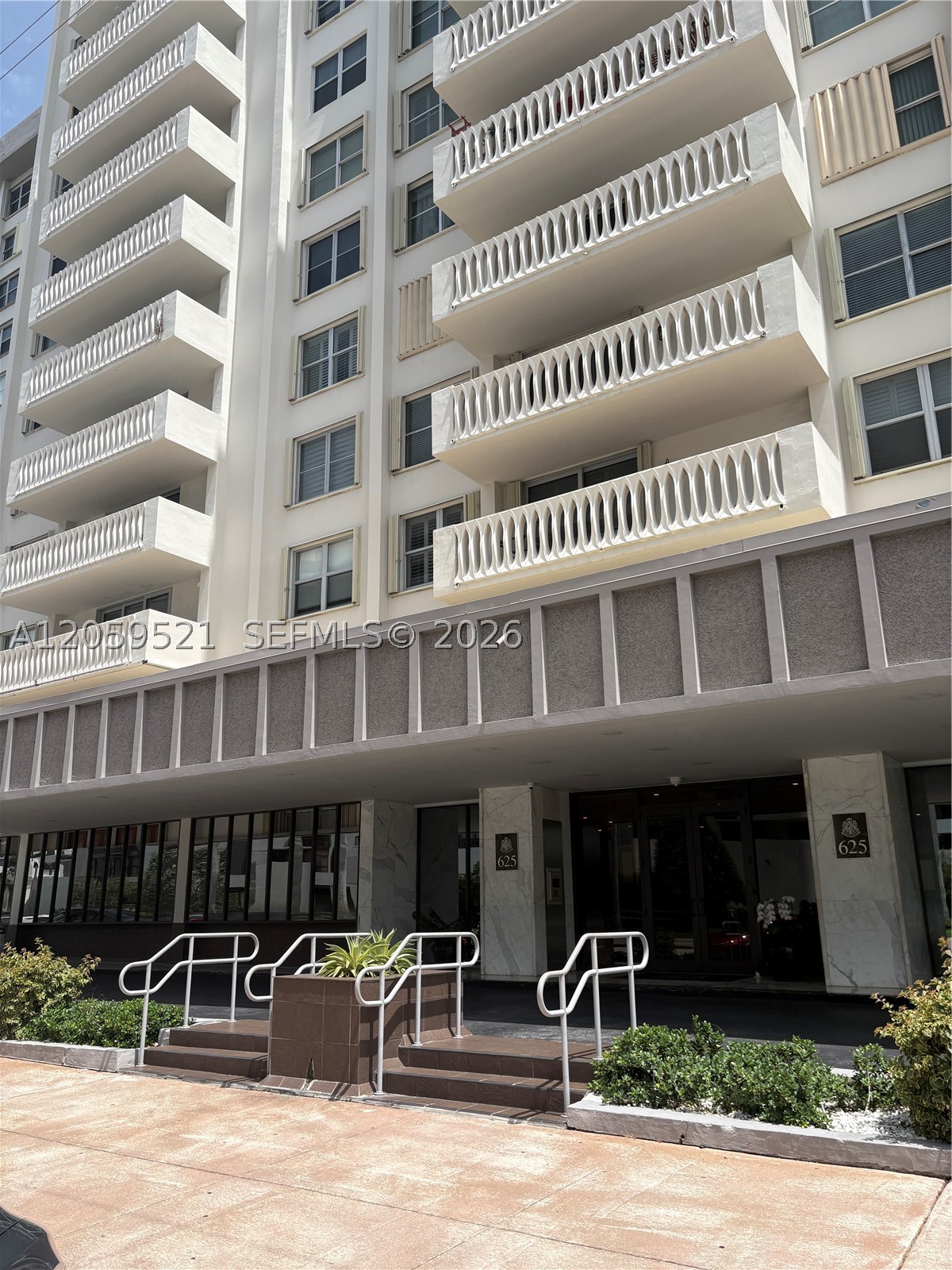 625 Biltmore Way 501 — photo