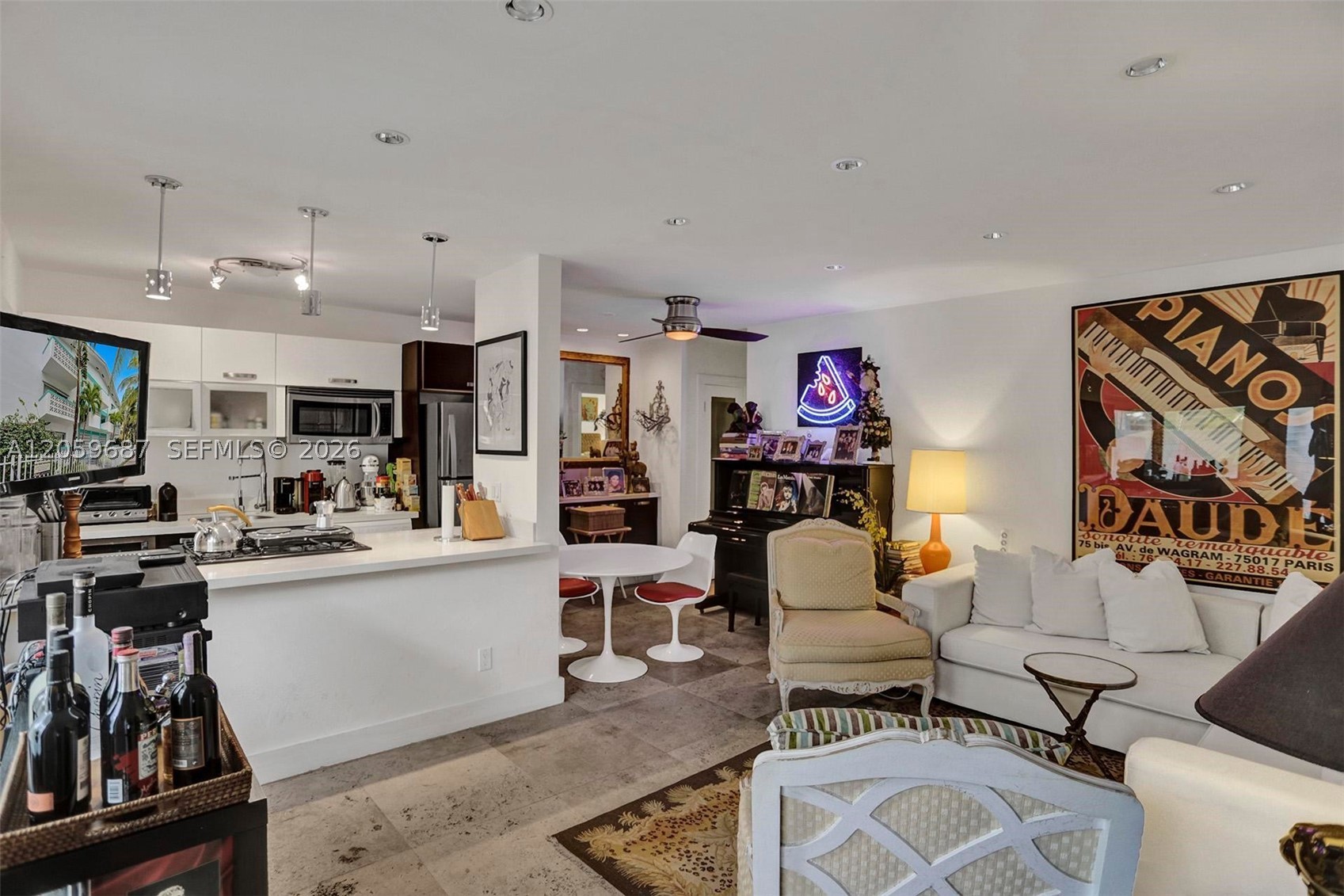 350 Collins Ave 310 — photo