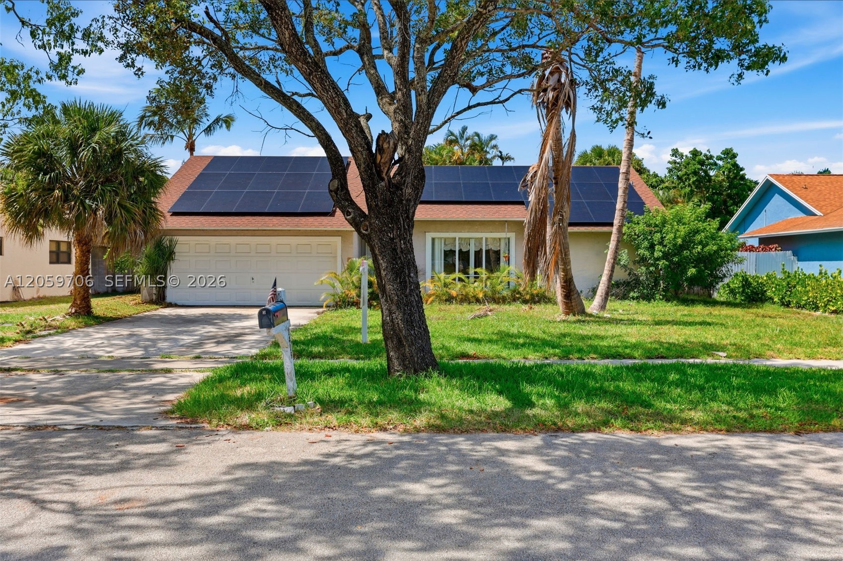1419 Hummingbird Dr — photo