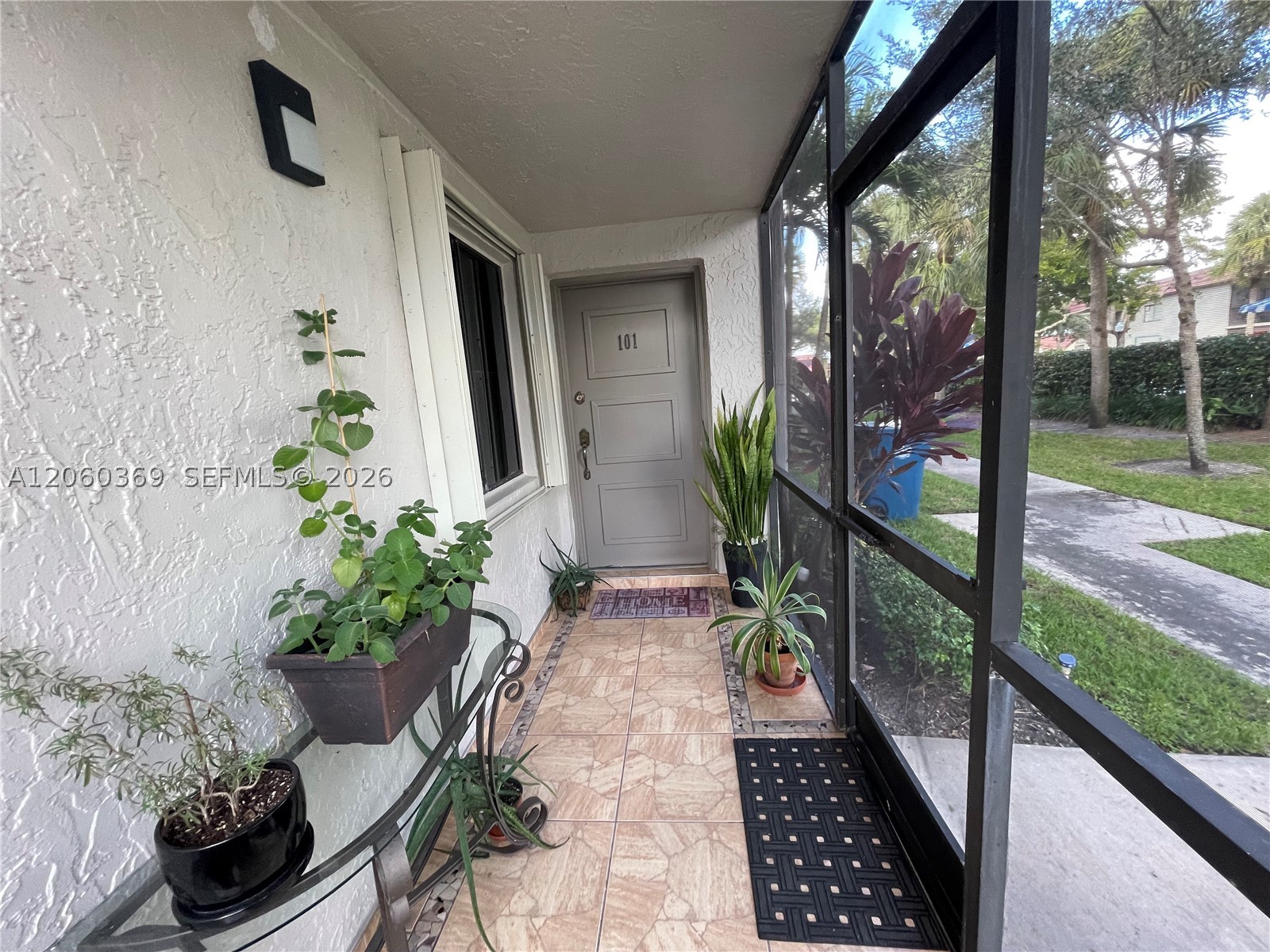16240 Laurel Dr 101 — photo
