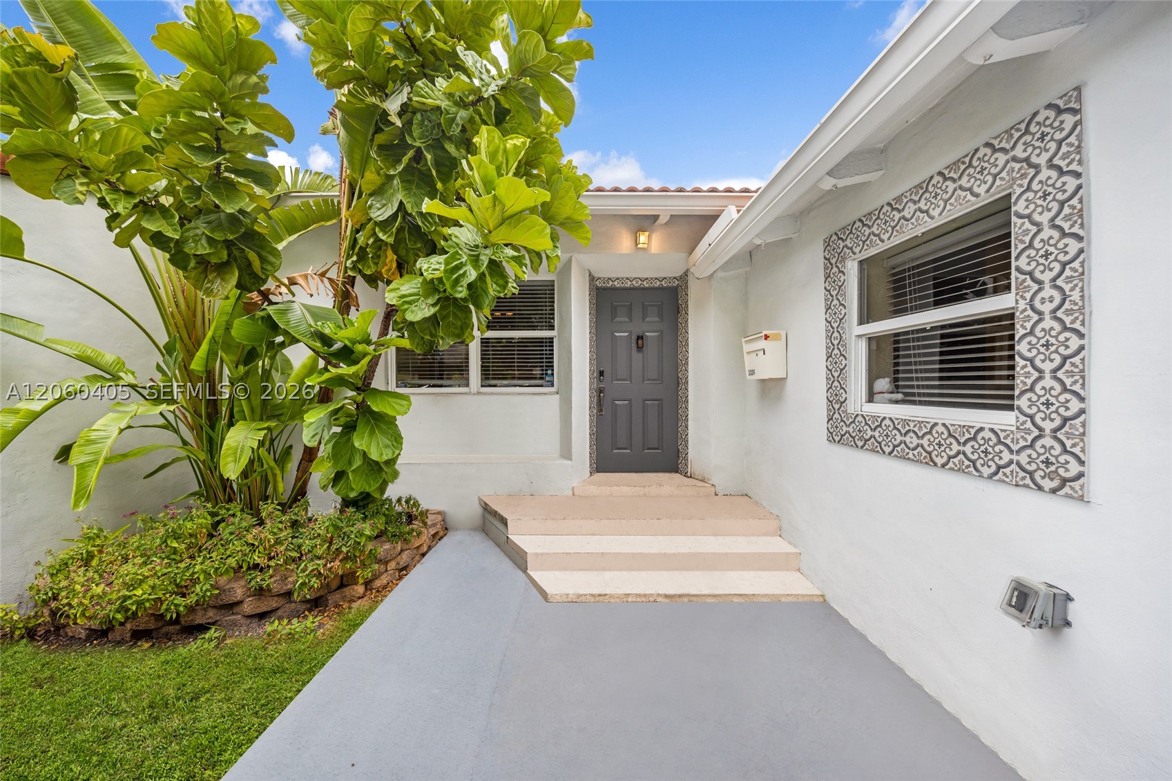1324 Normandy Dr — photo