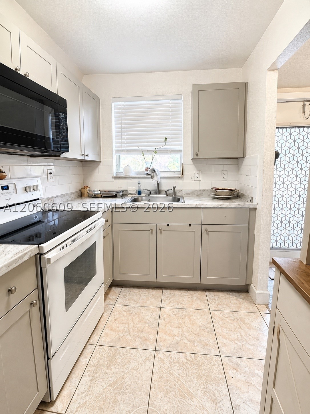 8345 Sunrise Lakes Blvd 203 — photo