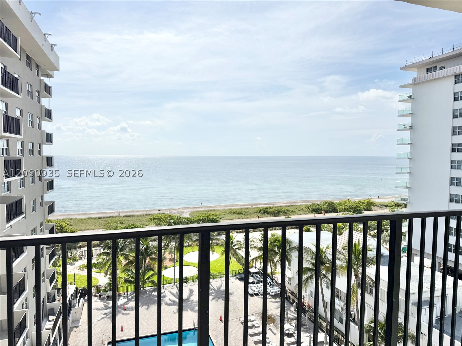 9273 Collins Ave 811 — photo