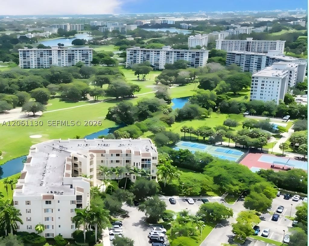 3500 Oaks Clubhouse Dr 207 — photo