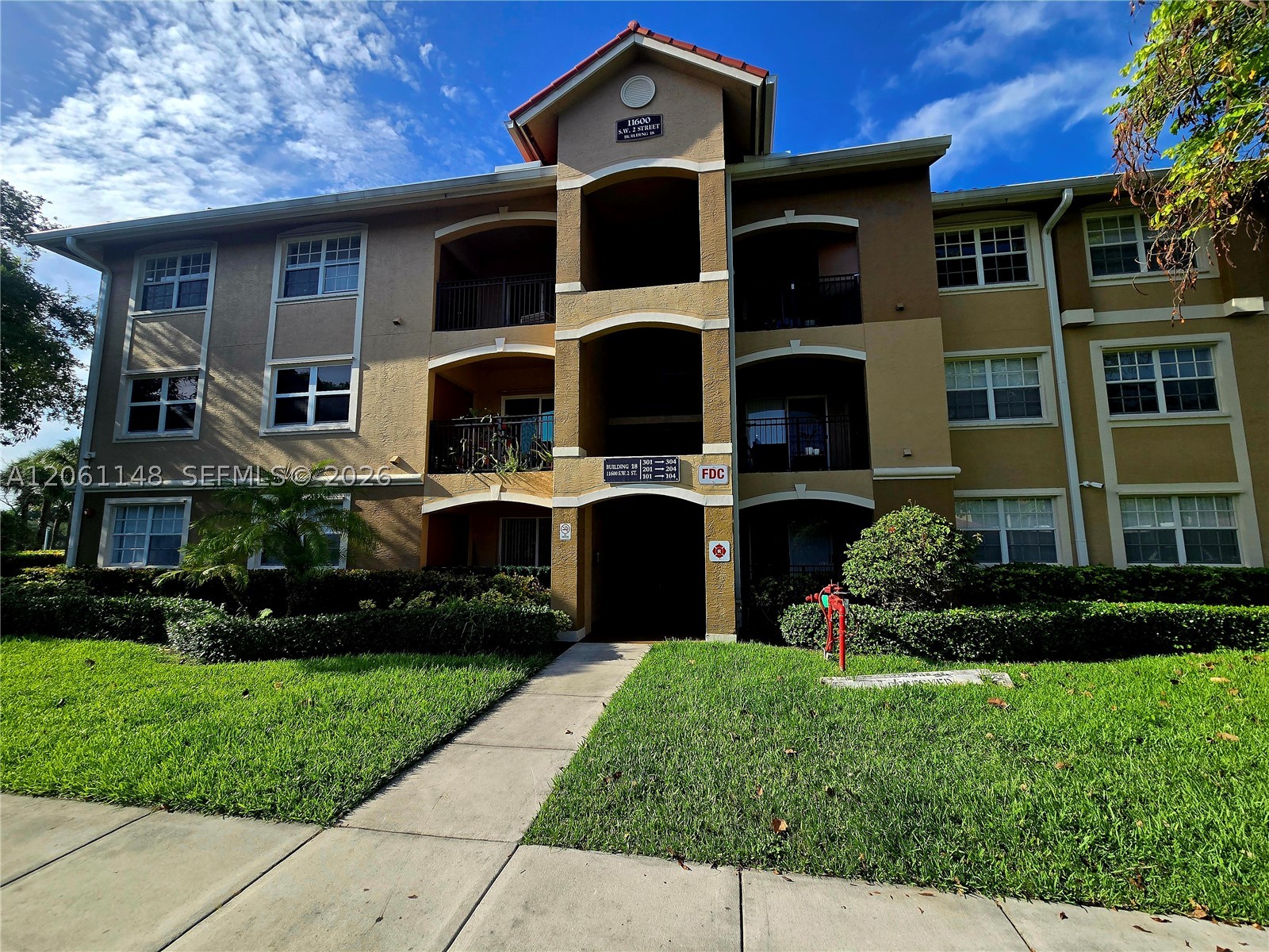 11600 SW 2nd St 18104 — photo