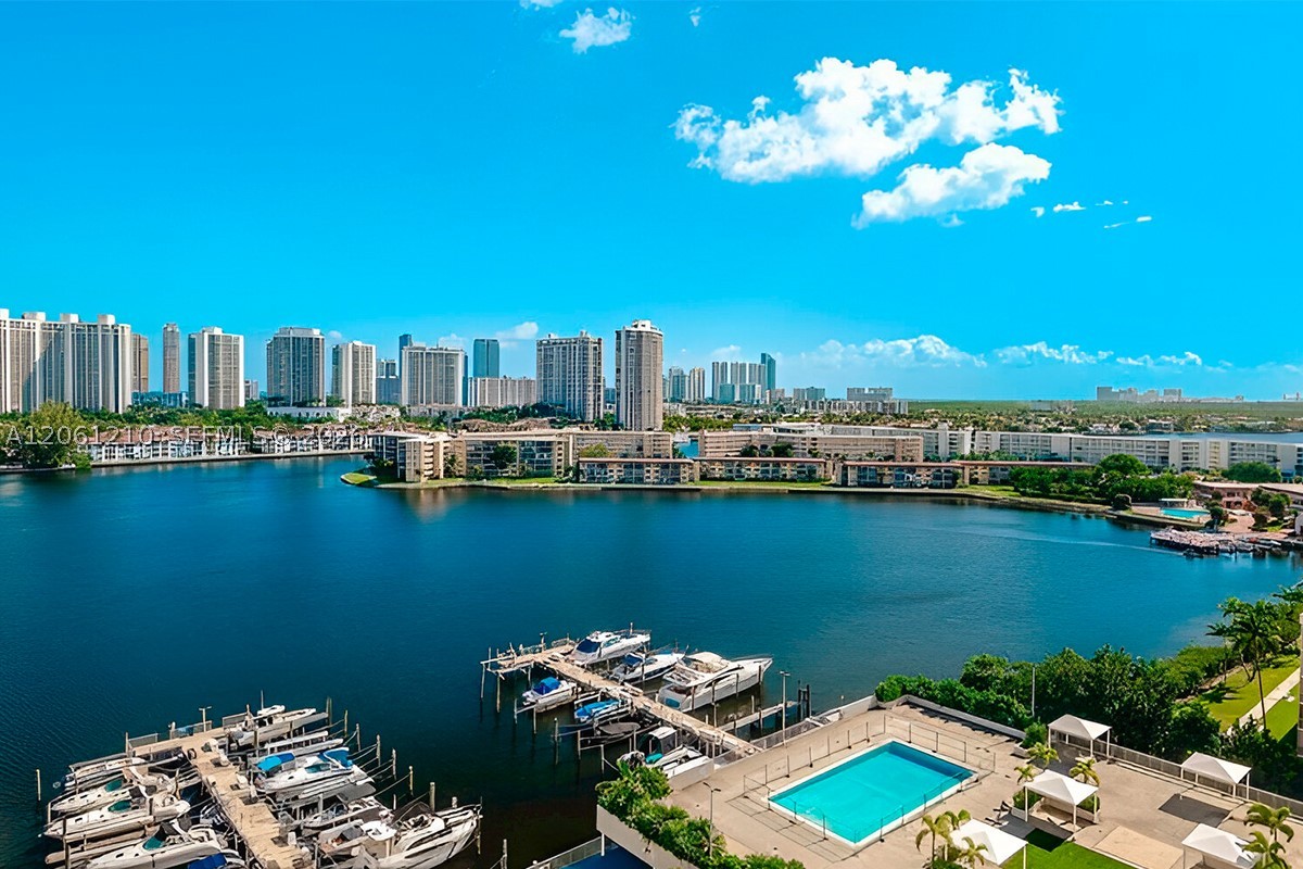 18081 Biscayne Blvd Boat Slip & Unit 1805 — photo