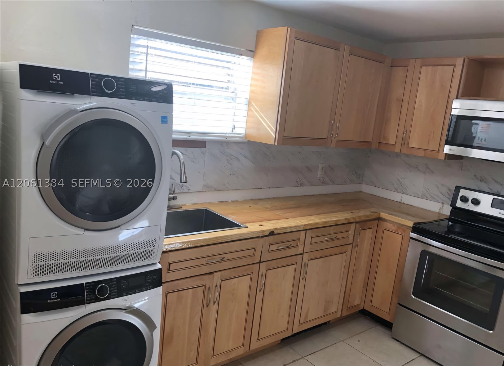 4235 N University Dr 306 — photo